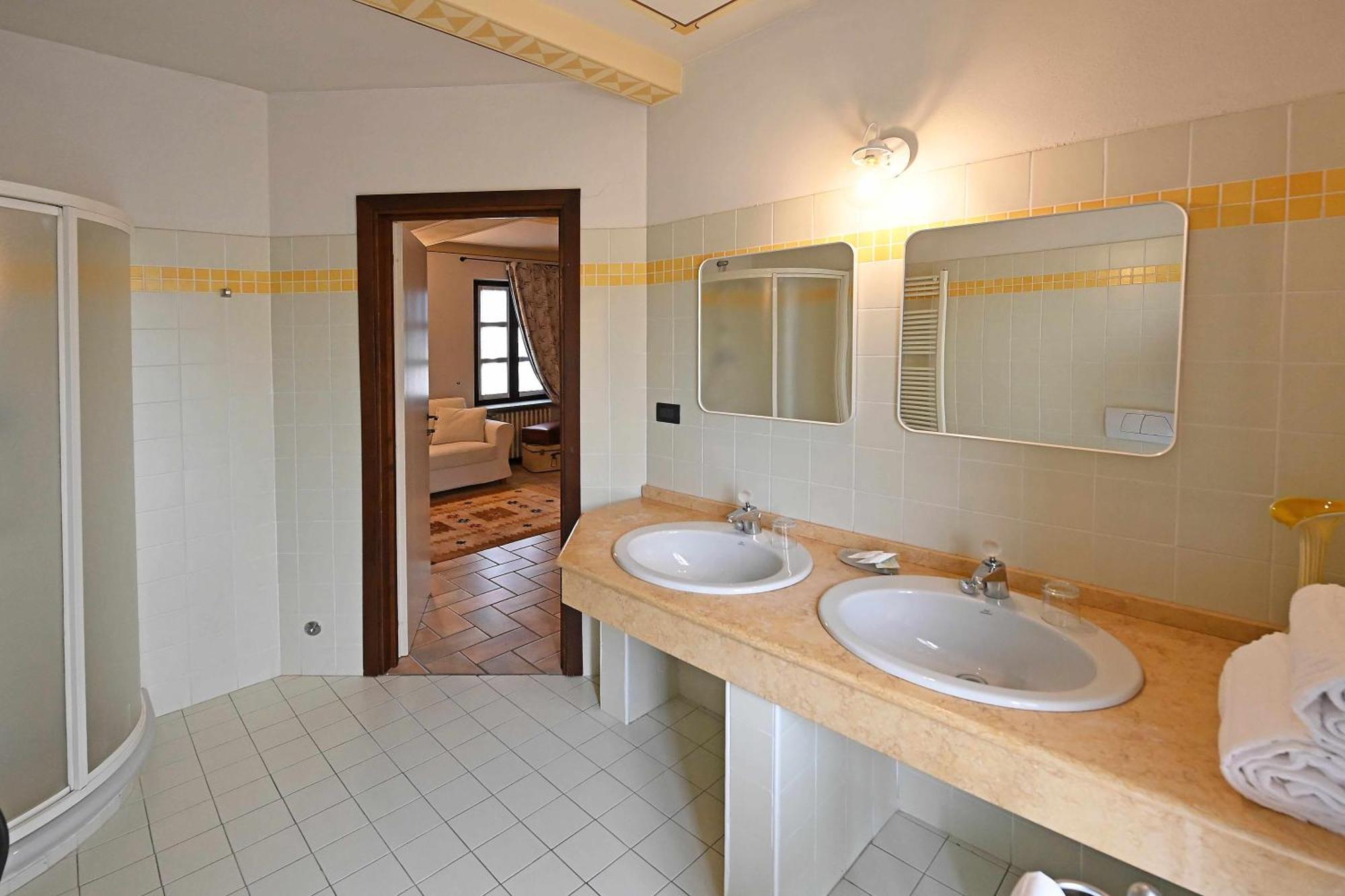 La Ca Dolga Guest House La Morra Ruang foto