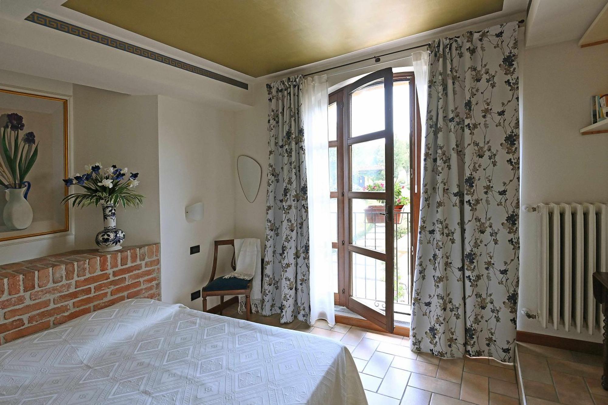 La Ca Dolga Guest House La Morra Ruang foto